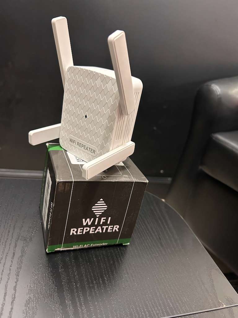 1200M WiFi Extender, Dual Band 5G/2.4GHz, 360° with 4 Antennas Full Coverage WiFi Signal Enhancer, Wireless WiFi Signal Amplifier (Unable to Recognize passwords with Special Characters) - Image 3